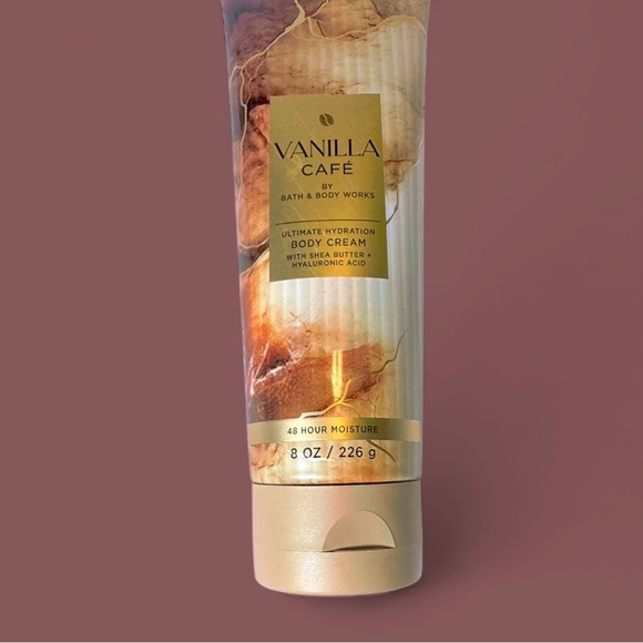 Bath & Body Works Other - Bath & Body Works Vanilla Café Body Cream - Gold and Cream